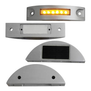 Cosyn Fabrikası Yarım Yuvarlak Güneş Enerjili Kamyon Led Flaşör Güneş Enerjili Yol Çivisi Trafik Güvenliği Yanıp Sönen İşaret Lambası Üretir - Product Image 3