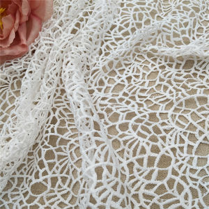 Tissu en dentelle soluble dans l'eau 100% polyester brodé de fleurs pour robes de mariée, vêtements, chapeaux, sacs et plus encore - Product Image 6
