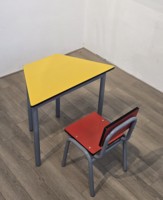 Tables et chaises d'école maternelle en bois irrégulières modernes pour enfants - Utilisation en chambre, salon, école - Montage facile, sûres et durables