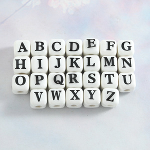 Perles carrées en céramique blanches de 8 mm avec 26 lettres anglaises et grand trou, idéales pour la fabrication de bijoux DIY – Vente chaude - Product Image 4