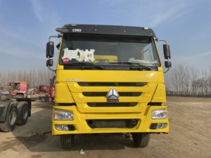 รถบรรทุก HOWO สีน้ำเงิน รุ่น Heavy Duty พร้อมเครื่องยนต์ Weichai 371 รุ่น ชั่วโมงการทำงานต่ำ มาตรฐานยูโร 5 ปี ผลิตปี 2024 รถดัมพ์ 6×4 - Product Image 3