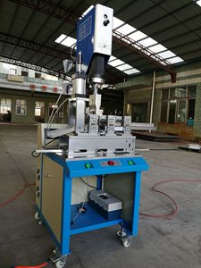 Nueva Máquina <span class=keywords><strong>de</strong></span> Soldadura por Ultrasonidos <span class=keywords><strong>de</strong></span> 15KHz para Esponjas Abrasivas, Tipo Sobremesa, Fabricada en China - Product Image 2
