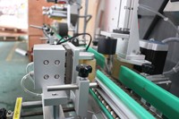 Machine d'étiquetage automatique Skilt pour les pots de confiture, de sauce et de conserves