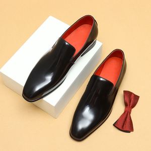Chaussures en cuir pour hommes, design luxueux personnalisé à bout pointu, pour occasions formelles et décontractées - Product Image 4
