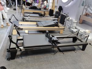 Appareil de Pilates Reformer SZ Body, Pilates Reformer coréen, <span class=keywords><strong>machine</strong></span> de Pilates Reformer pliable, portable, prix bas, Pilates Reformer en aluminium - Product Image 4