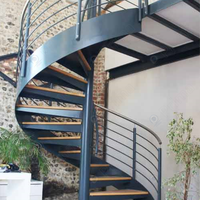 Escalier extérieur en acier, matériau durable et étanche à l'humidité, sécurité métallique, conception d'escalier extérieur, escalier en acier galvanisé