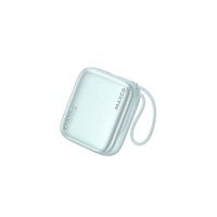 Batterie externe MAXCO de petite taille 10000mAh Li-Polymère avec charge rapide PD 22.5W pour utilisation en extérieur