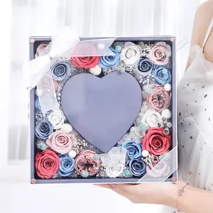 صندوق هدايا زهور المحفوظة الطازجة فلور Preservada شكل قلب غطاء من الأكريليك مربع الأبدية روز زهرة