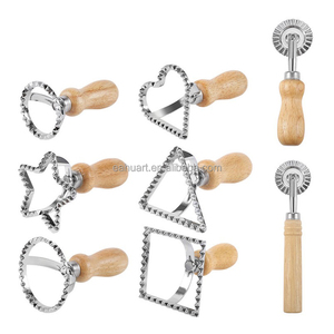 Moule à biscuits de haute qualité, <span class=keywords><strong>emporte</strong></span>-pièce à raviolis avec rouleau, poignée en bois et bord cannelé pour la maison et la cuisine - Product Image 3