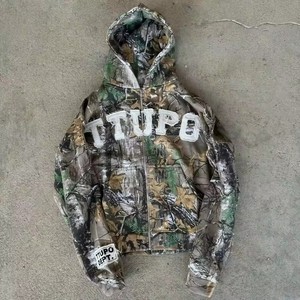 Sweat à capuche streetwear hip-hop tendance pour homme, style vintage avec broderie de patchs et camouflage, personnalisable avec logo - Product Image 5