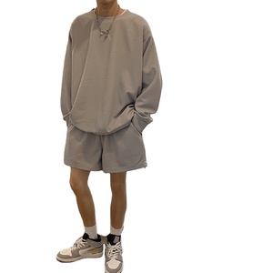 Vêtements d'été 100% en coton pour hommes Ensemble deux pièces gaufré Survêtement d'extérieur à manches longues T Shirt avec short Ensembles vierges 2 pour hommes - Product Image 1