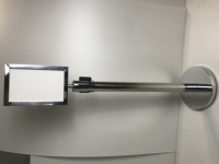 Barrière de poteau d'étanchion de file d'attente de ceinture rétractable d'aéroport d'acier inoxydable avec le support de cadre de signe
