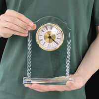Horloge de bureau en cristal haut de gamme, souvenirs d'école, d'affaires ou de retraite, ornements gravés au laser personnalisés