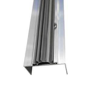 Joint d'étanchéité <span class=keywords><strong>de</strong></span> <span class=keywords><strong>porte</strong></span> isolé au design moderne réglable avec brosse en aluminium durable Quincaillerie <span class=keywords><strong>de</strong></span> cadre <span class=keywords><strong>de</strong></span> <span class=keywords><strong>porte</strong></span> <span class=keywords><strong>de</strong></span> balayage - Product Image 4
