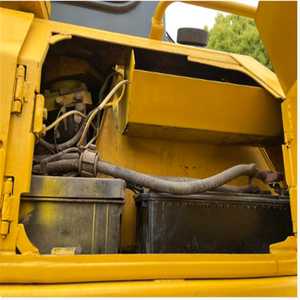 รถดันดินโคมัตสึ 575 มือสอง รถดันดินโคมัตสึ D65 แบบตีนตะขาบสำหรับขาย รถดันดิน D65 D85 D80 สำหรับขาย - Product Image 4