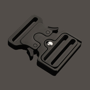 Boucle à dégagement latéral en plastique noir, accessoire de sac, attache durable pour sac à dos, sac banane, fermeture réglable, collection Printemps 2022 - Product Image 2