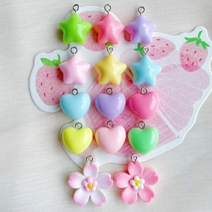 Mini nuevo corazón estrella Sakura con gancho colgante <span class=keywords><strong>de</strong></span> resina dijes Fit Bubblegum collar pulsera accesorios <span class=keywords><strong>de</strong></span> fabricación <span class=keywords><strong>de</strong></span> joyas - Product Image 3
