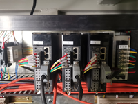 Routeur CNC 3 axes pour le traitement du bois 1300*2500 avec moteur pas à pas, système de contrôle NC Studio et logiciel Artcam, certifié CE
