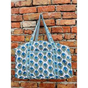 Cubrecama de algodón Kantha con diseño pensado, con influencia de estampados culturales y textura suave para un hogar relajado y acogedor. - Product Image 6