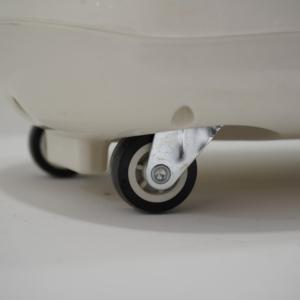 Trottinette à quatre roues en plastique pour enfants avec lampe colorée et siège, rotation à 360 degrés, pour 2-5 ans, vente en gros à l'international - Product Image 4