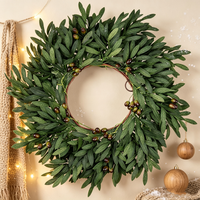Couronne de Noël en feuilles d'olivier artificielles, avec baies d'olivier, style campagnard, pour porte d'entrée, mur ou fenêtre - Vente Flash