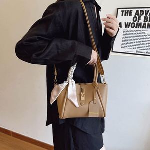 Luxury <b>Mini</b> Bucket Bag Women Crossbody Shoulder Handbag Chain Strap Compact Design Premium Texture Fashion Elegant Bucket bag - Product Image 5