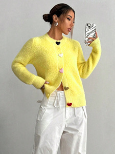 <span class=keywords><strong>Cardigan</strong></span> da <span class=keywords><strong>donna</strong></span> in maglia stile coreano di colore puro girocollo <span class=keywords><strong>giallo</strong></span> chiaro maglione a spalla regolare con bottone a forma di cuore colorato - Product Image 3