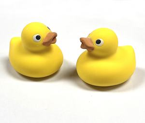 Juguete de Peluche de Pato Amarillo de Navidad con Logotipo Personalizado, Juguete Antiestrés de Goma EVA Unisex para Niños de 5 a 7 y de 8 a 13 Años - Product Image 2