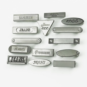 Etichette Metalliche per <span class=keywords><strong>Abbigliamento</strong></span> in Lega di Zinco con Logo Personalizzato in Rilievo, Design Placcato, Etichetta in Metallo per Vestiti di JinYi Hardware Factory - Product Image 1