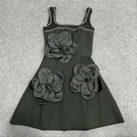 Robe Mini Bandage Chic pour Femme, Col Carré, Sans Manches, Ornée de Strass Floraux Exquis, Coupe Trapèze, Idéale pour Cocktails et Fêtes d'Anniversaire