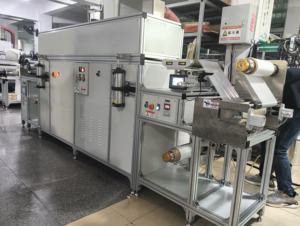 מכונת למינציה דיגיטלית גמישה מסוג Roll to Roll עם להב קומא, 2 מטרים, מכונת ציפוי הידרוג'ל עם תנור, למכירה במפעל - Product Image 2