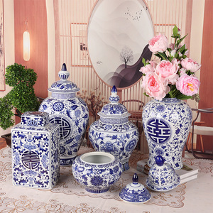Venta al por mayor de jarrones de cerámica antiguos azules y blancos personalizados moda europea adornos para el hogar porcelana decoración del hogar chino - Product Image 1