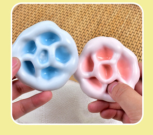 Jouet sensoriel anti-stress en TPR souple et extensible en forme de lotus nid d'abeille, jouet de décompression à effet sable mouvant, cadeau pour enfants - Product Image 2