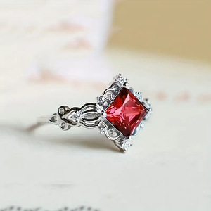 Anello da Donna H223 con Acquamarina, Taglio Principessa, Gemma Naturale, Montatura a Griffe, Anelli di Fidanzamento alla Moda, Design Geometrico - Product Image 3