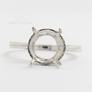 Bague de bijoux en argent sterling 925 sertie de pierres de forme ronde polies de 10 mm crantées - Product Image 1