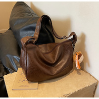 Sac fourre-tout hobo en cuir souple huilé de style classique et luxueux, avec fermeture éclair, sac à bandoulière vintage pour femme