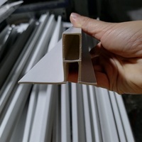 Fenêtre et porte en plastique modernes pour porcherie horizontale, volets de ventilation en PVC personnalisés pour fermes agricoles et entrepôts