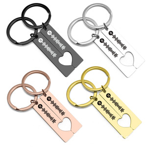 Ensemble de porte-clés personnalisés avec code <span class=keywords><strong>Spotify</strong></span>, porte-clés en acier inoxydable en forme de cœur divisé pour couples, <span class=keywords><strong>cadeau</strong></span> pour la Saint-Valentin - Product Image 1
