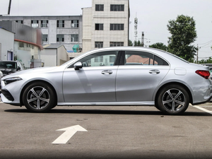 Nouvelle <span class=keywords><strong>classe</strong></span> <span class=keywords><strong>A</strong></span> A200L berline 2025 faible consommation de carburant de base <span class=keywords><strong>Mercedes</strong></span> Ben-Z 2025 A200L nouvelle <span class=keywords><strong>voiture</strong></span> <span class=keywords><strong>voiture</strong></span> de luxe - Product Image 4