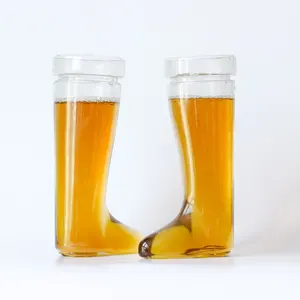 Botella de Cerveza de Plástico con Forma de Zapato de 1 Litro - Product Image 1
