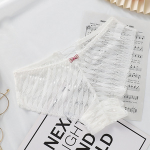 Ropa interior de encaje transparente sexy para mujer al por mayor, bragas de cintura media-baja con diseño de triángulo grande cruzado - Product Image 3