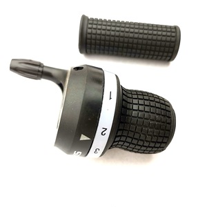 <span class=keywords><strong>Manette</strong></span> <span class=keywords><strong>de</strong></span> <span class=keywords><strong>changement</strong></span> <span class=keywords><strong>de</strong></span> <span class=keywords><strong>vitesse</strong></span> en plastique Saiguan - Vélo <span class=keywords><strong>de</strong></span> montagne - Dérailleur 7 vitesses/21 vitesses - Contrôleur <span class=keywords><strong>de</strong></span> <span class=keywords><strong>vitesse</strong></span> universel - Product Image 4