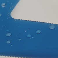 Approvisionnement d'usine 100 tissu polyester enduit pu recyclé 240t pongé pour vêtement