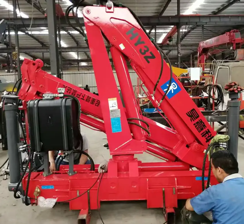 Grue de camion HAOY Offre Spéciale 3.2T avec flèche articulée contrôlée avec télécommande en vente