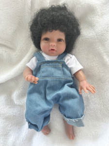 13 pouces Bebe réaliste peau noire Silicone <span class=keywords><strong>Reborn</strong></span> bébé fille étanche Mini jouet main détaillée 3D peinture poupée de mode pour les filles - Product Image 6