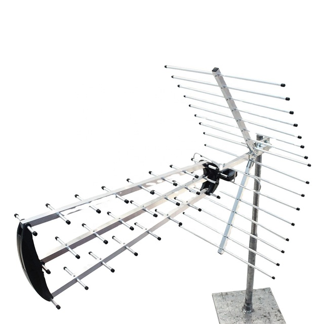 UHF Outdoor HDTV Antenna for Wide Frequency Range