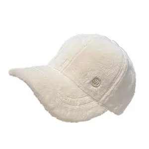 Женская теплая бейсбольная кепка с надписью
