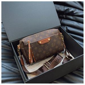 Sac à bandoulière en cuir PVC tendance 2025 pour femme, sac à main de créateur à prix réduit, vente en gros - Product Image 4