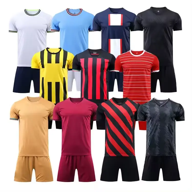 Fabricant de chemises de football en Chine, maillot de football rayé en polyester personnalisé
