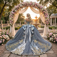Robe de bal moderne en satin bleu ciel avec décorations florales et traîne chapelle pour Quinceañera et bal de promo, idéale pour les robes de 15 ans